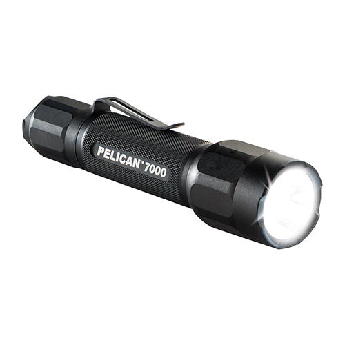 LINTERNA TACTICA DE 774 LUMENES - COLOR NEGRO
